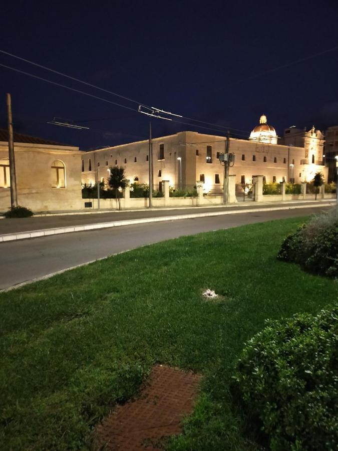 Porta Deuropa Acomodação com café da manhã Lecce Exterior foto