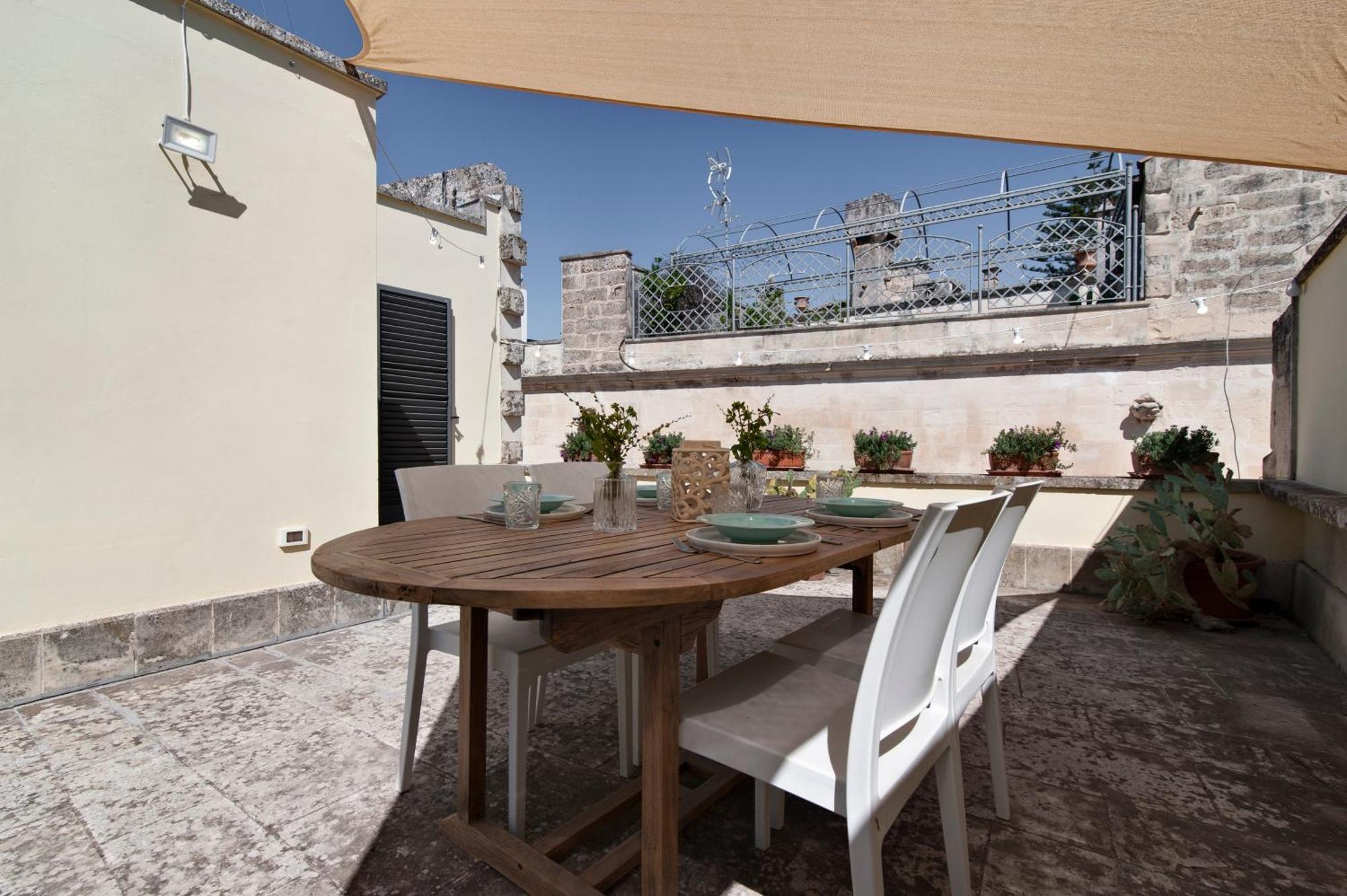 Porta Deuropa Acomodação com café da manhã Lecce Exterior foto